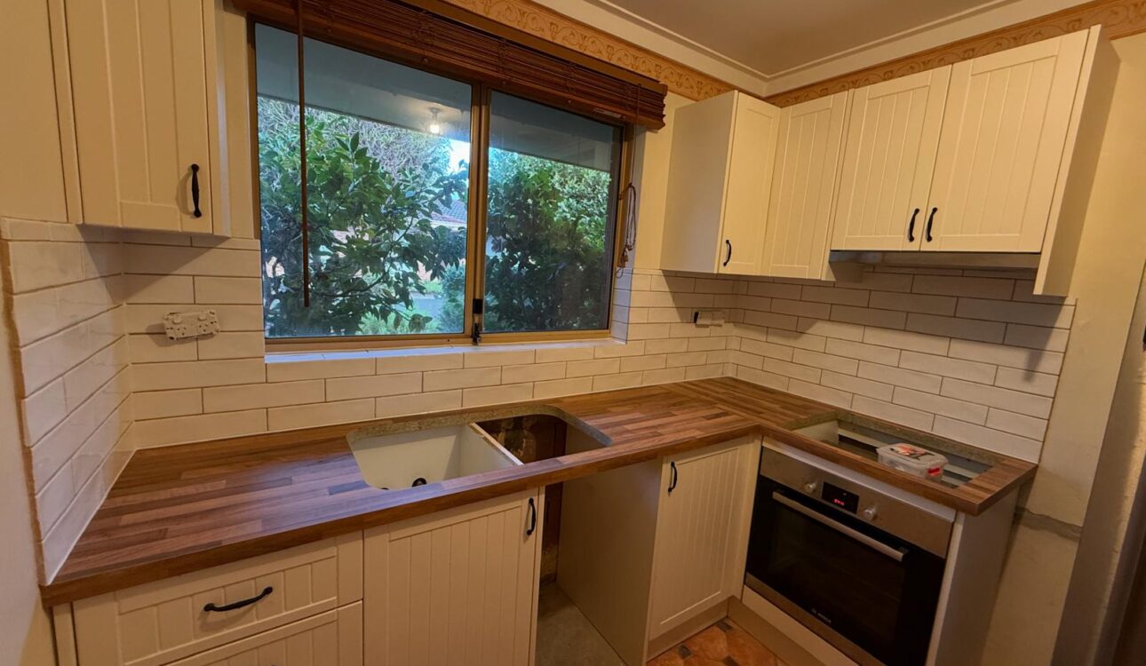 Kitchen Splashbacks, tile solutions, tile work, tile repair